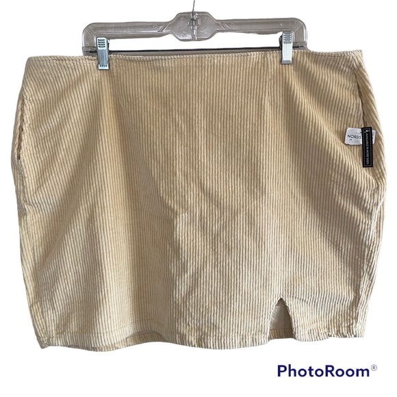 BP Plus Size Womens Corduroy Notched Hem Skirt - Picture 3 of 12